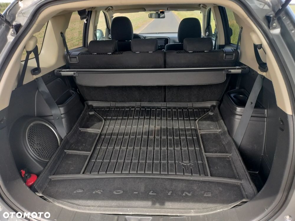 Mitsubishi Outlander 2.2 DI-D 4WD Instyle - 8