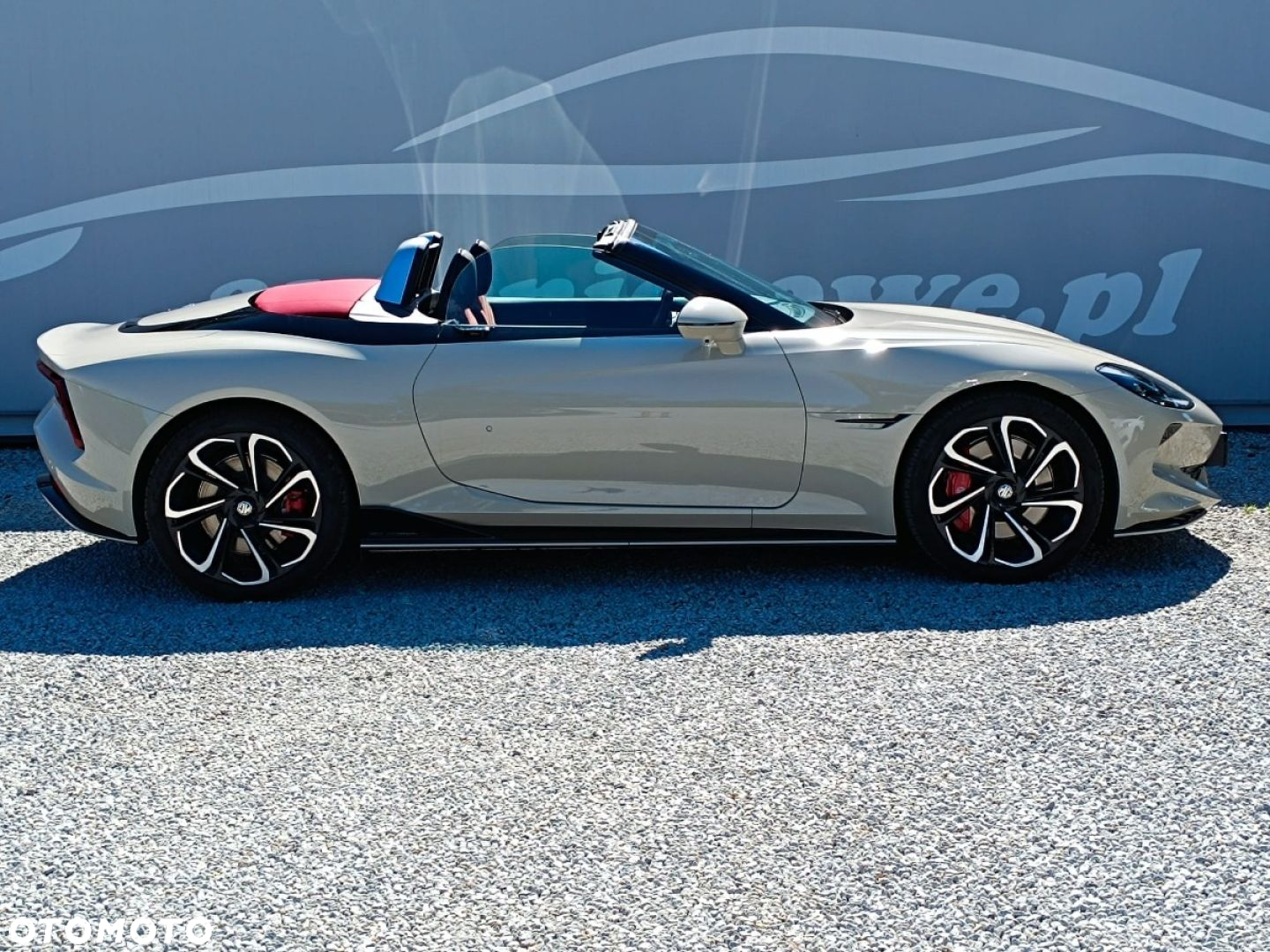 MG Cyberster 77kWh AWD Czerwony Dach - 17