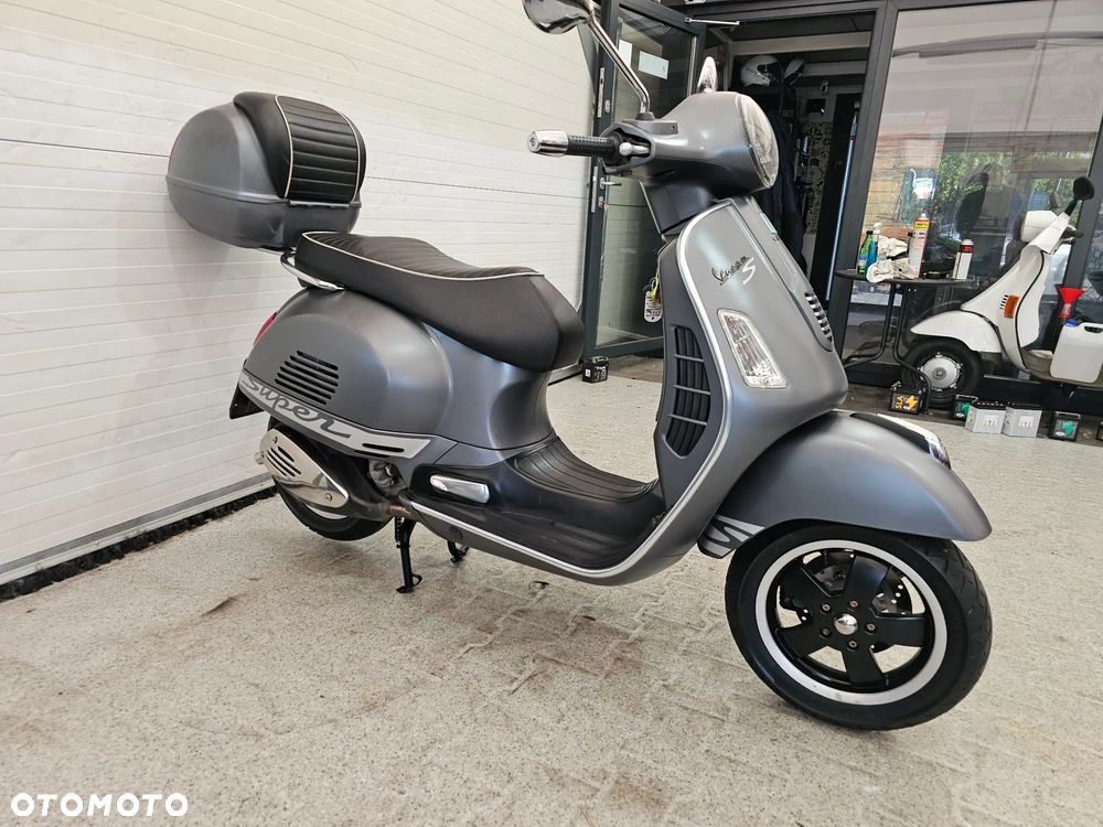 Piaggio Vespa - 16