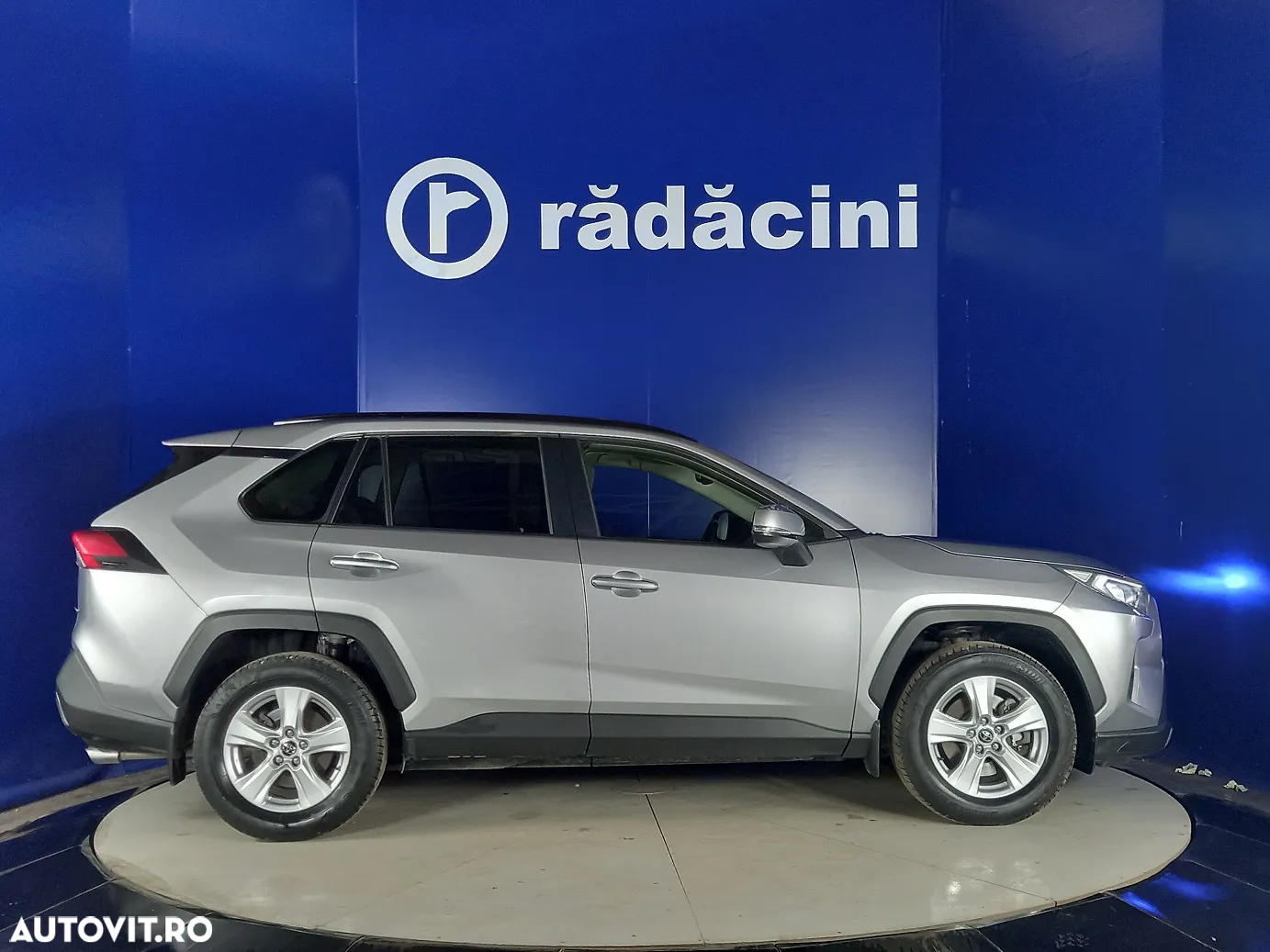 Toyota RAV4 - 6