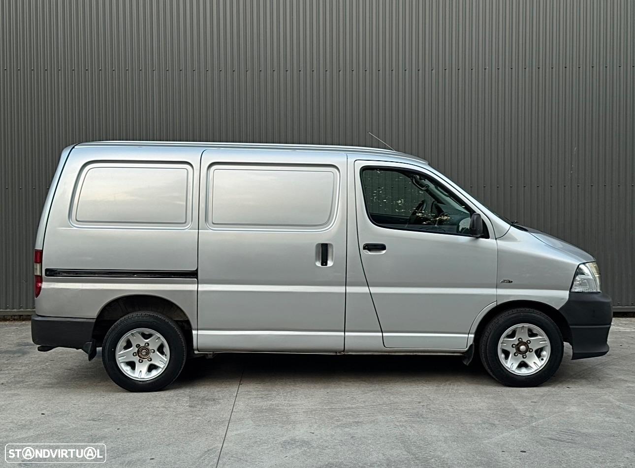 Toyota Hiace - 9