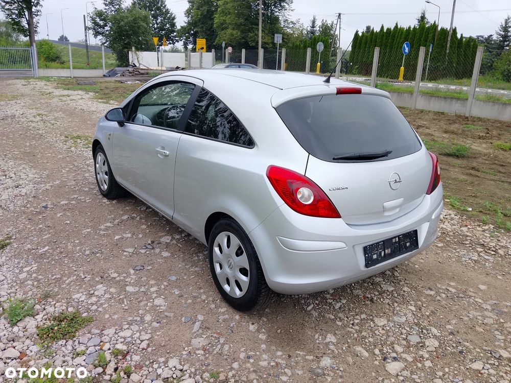 Opel Corsa 2010 photo 2