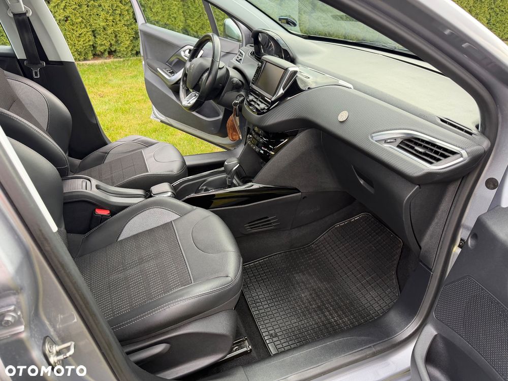 Peugeot 2008 PureTech 110 Stop&Start EAT6 Crossway - 12