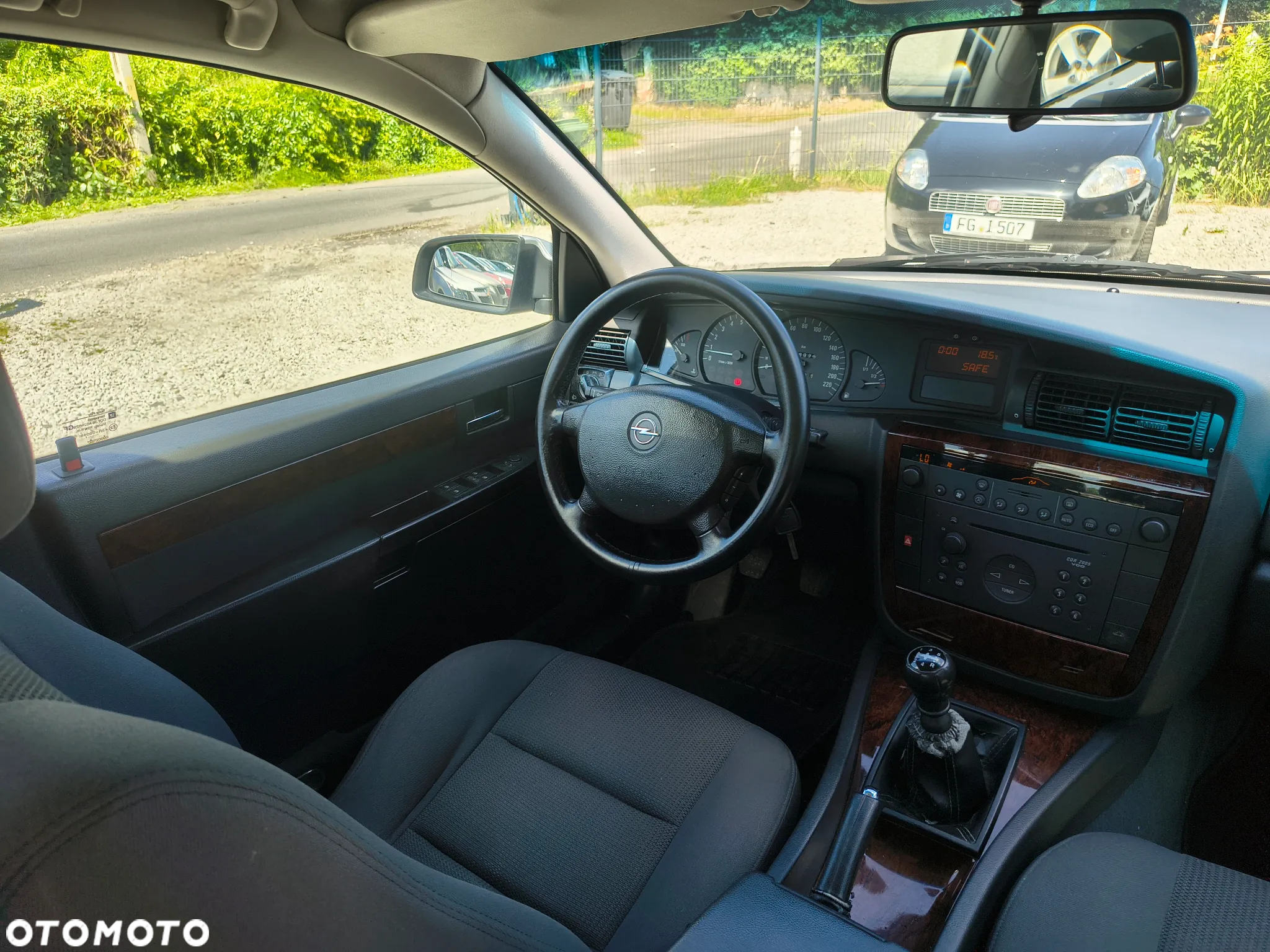 Opel Omega 2.2 Elegance - 24