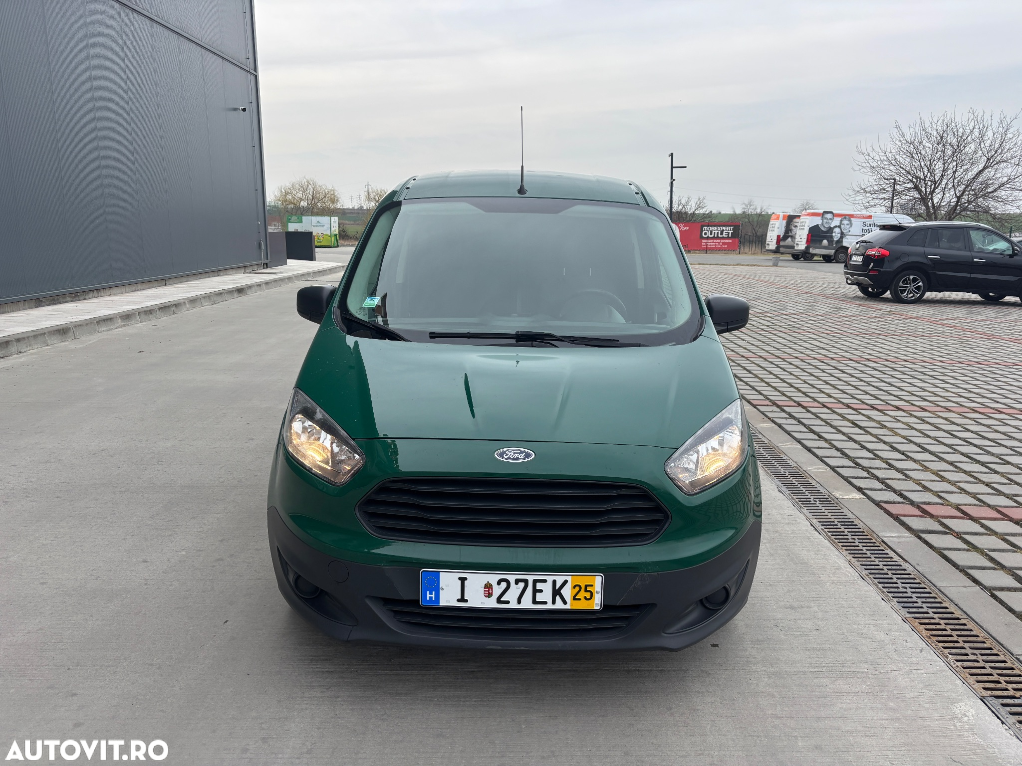 Ford Courier - 8