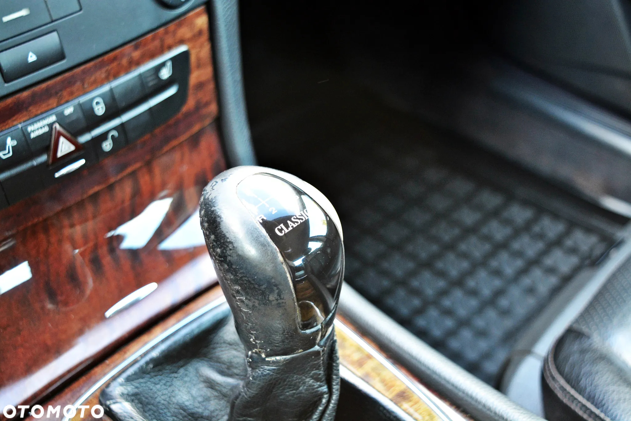 Mercedes-Benz Klasa E 200 CDI Classic - 22