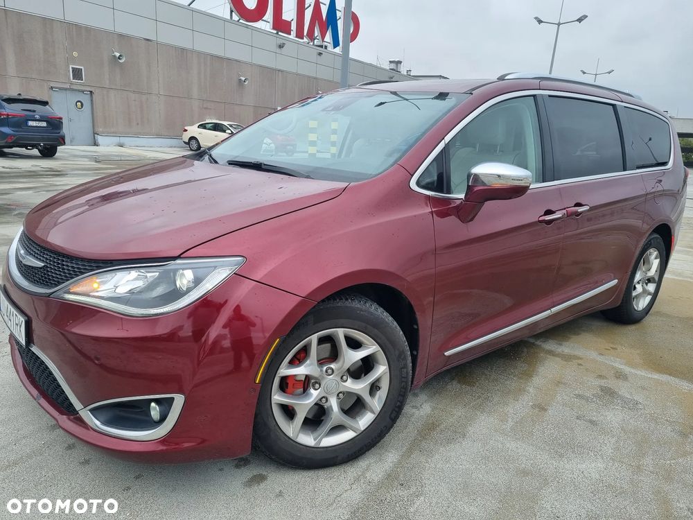 Chrysler Pacifica - 1