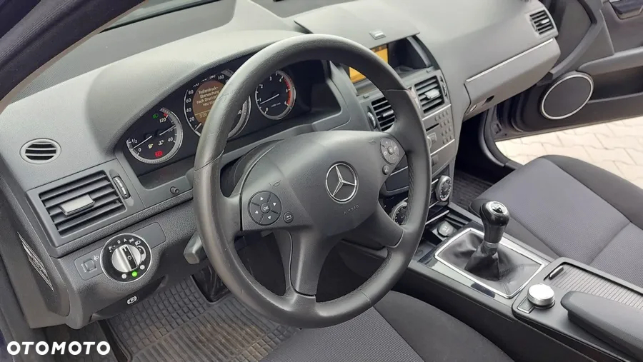 Mercedes-Benz Klasa C 220 CDI Elegance - 13
