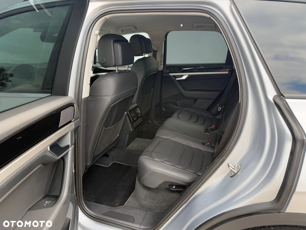 Volkswagen Touareg 3.0 V6 TDI SCR 4Mot - 12