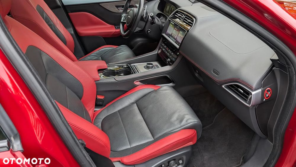 Jaguar F-Pace S AWD - 15