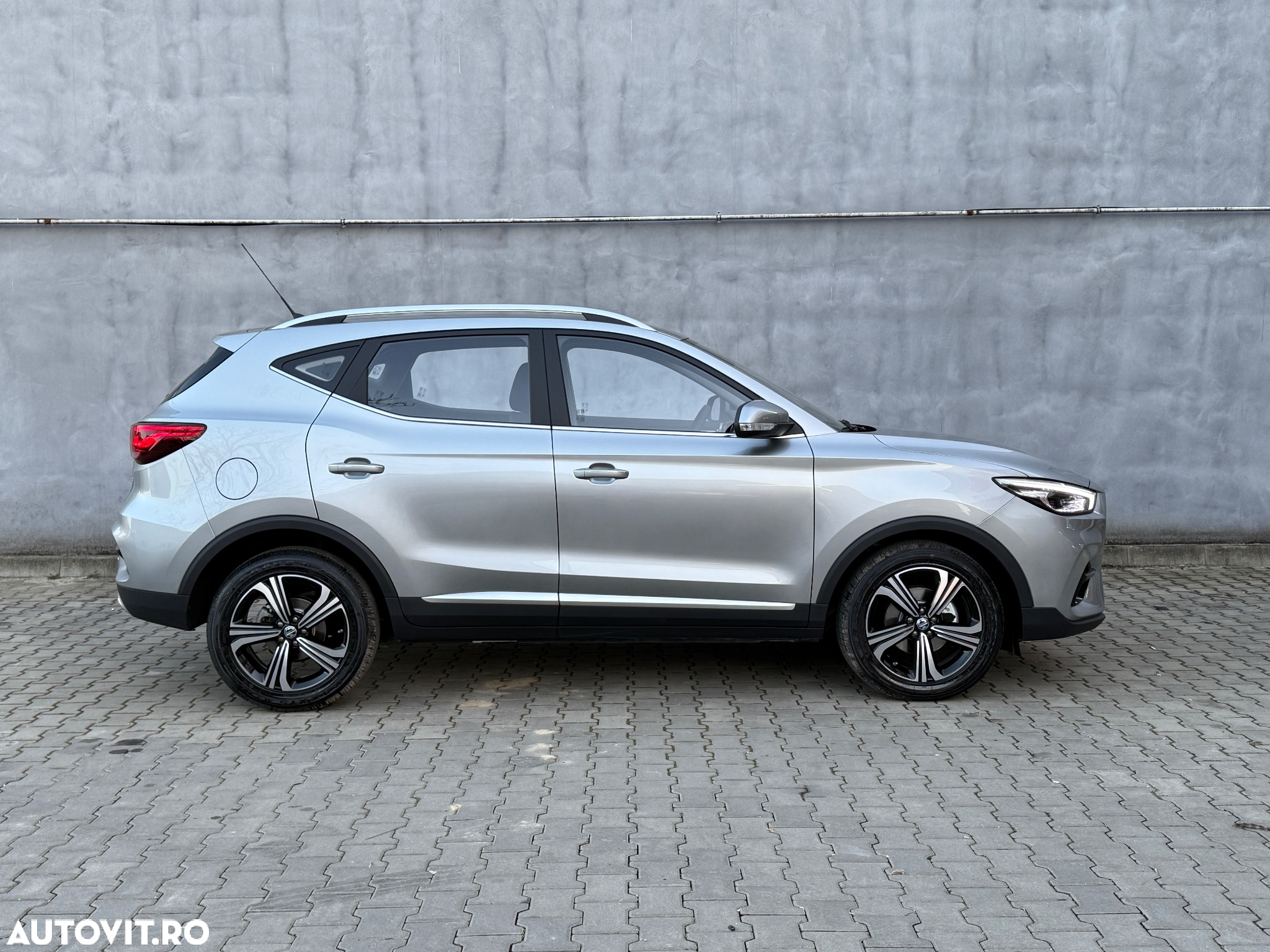 MG ZS 1.5 GSL 5MT Exclusive - 21