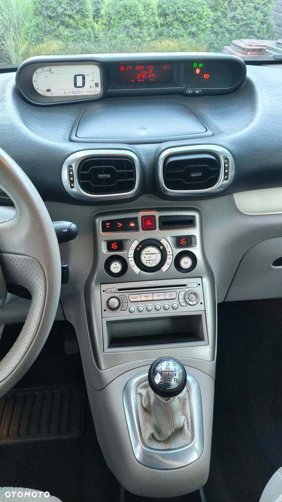 Citroën C3 Picasso 1.4i Exclusive - 16