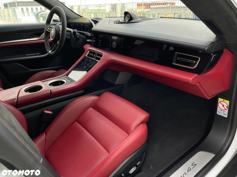 Porsche Taycan 4S Performance Plus - 23