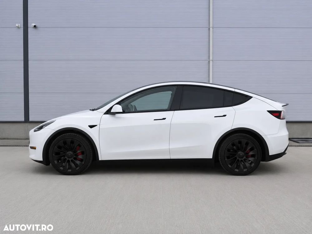 Tesla Model Y - 2