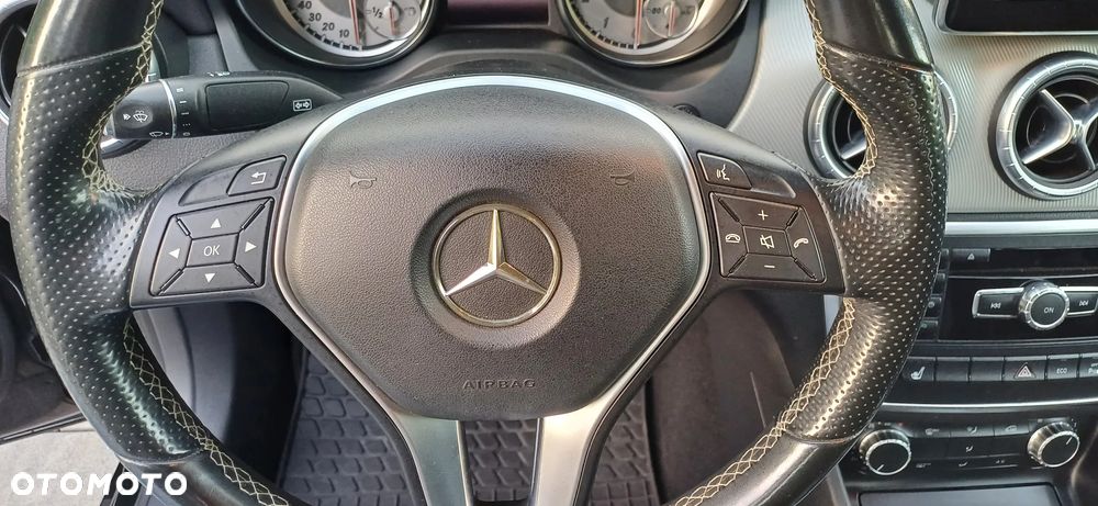 Mercedes-Benz CLA 180 UrbanStyle Edition - 15