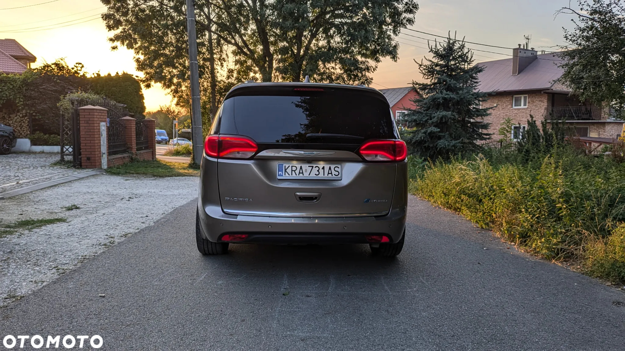 Chrysler Pacifica - 4