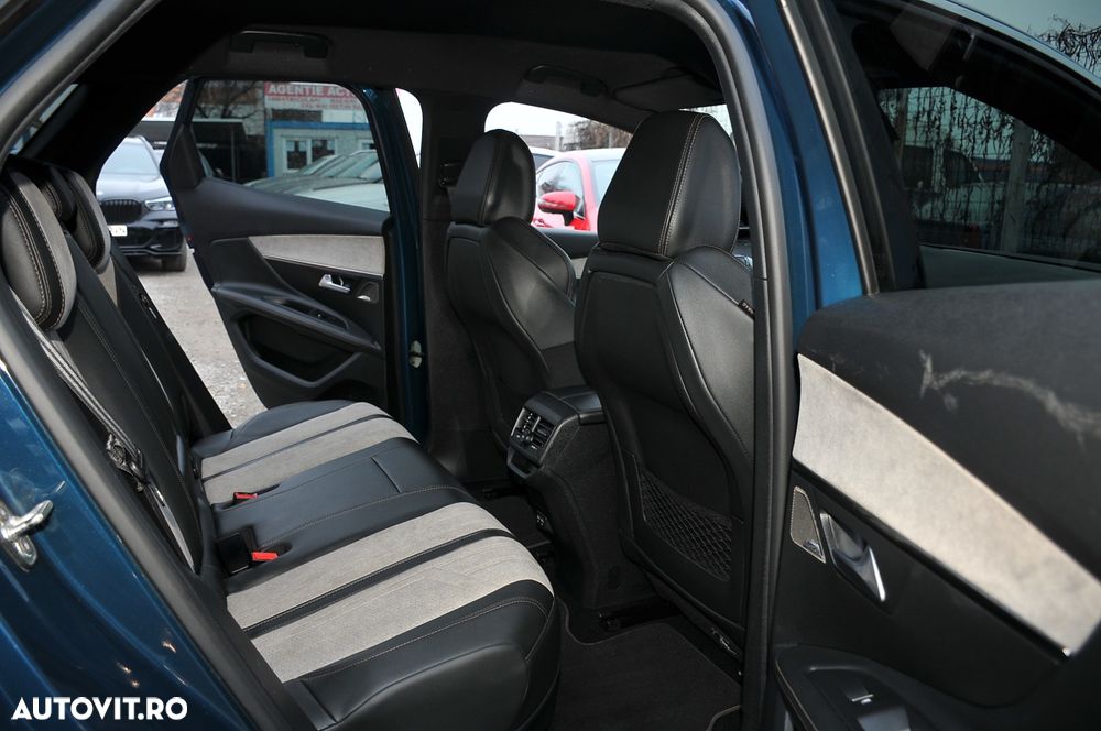 Peugeot 3008 Plug-In Hybrid 225 e-EAT8 GT - 9