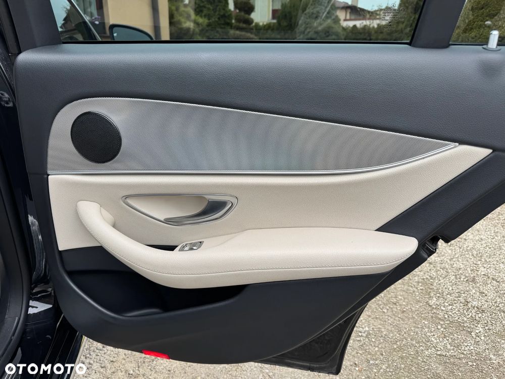 Mercedes-Benz Klasa E 220 d 4-Matic Avantgarde - 22