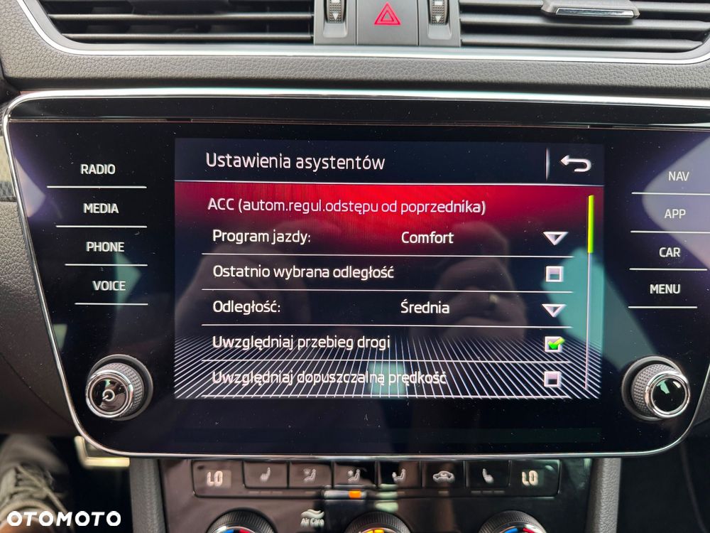 Skoda Superb 2.0 TDI DSG Sportline - 35