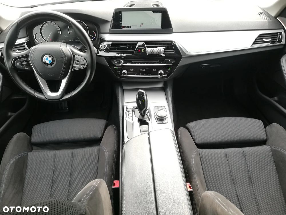 BMW Seria 5 520d Touring M Sport Edition - 31