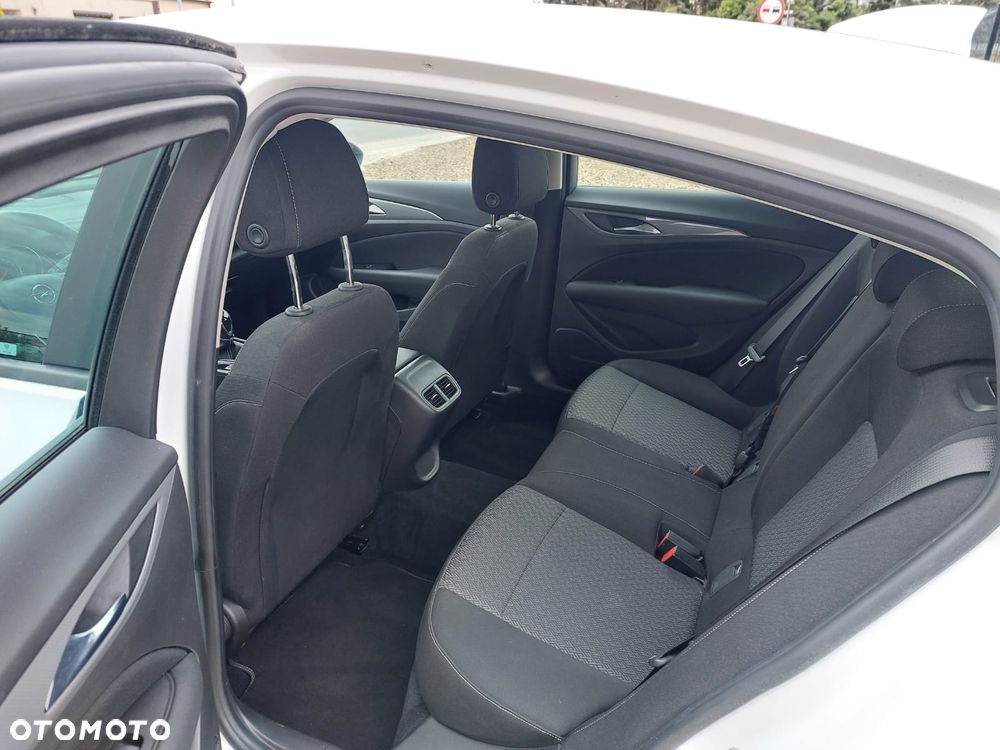 Opel Insignia - 10
