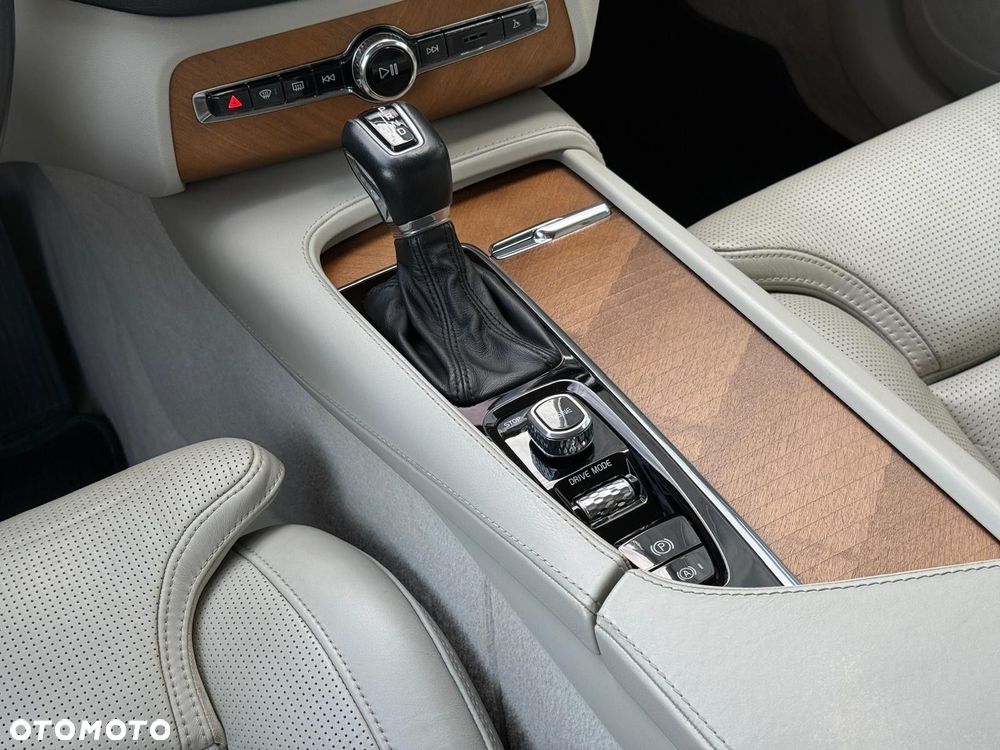 Volvo XC 90 - 17