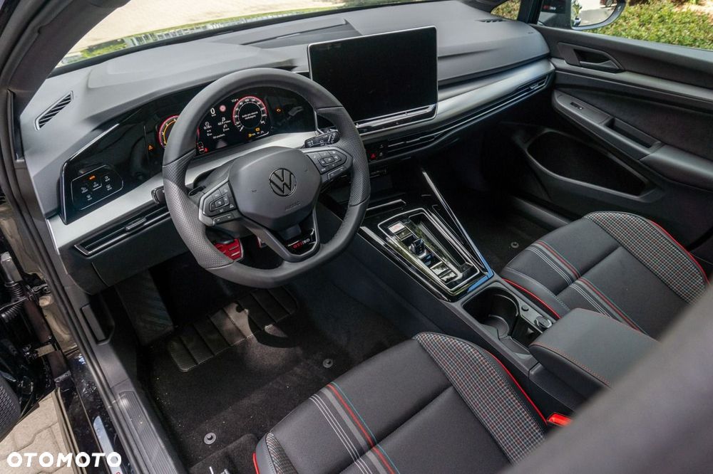 Volkswagen Golf - 24