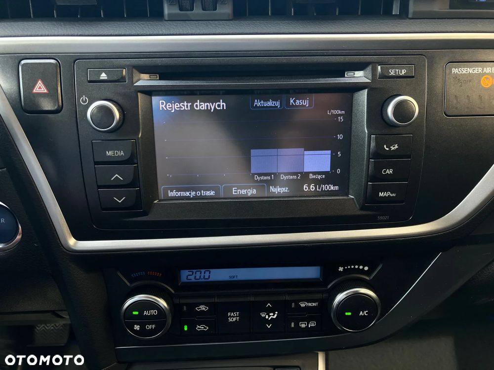 Toyota Auris - 24