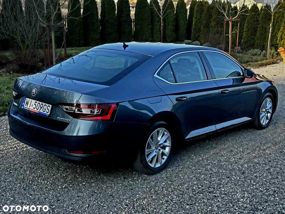 Skoda Superb 2.0 TDI Style DSG - 3