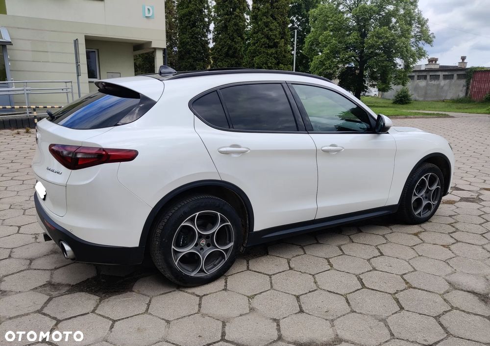 Alfa Romeo Stelvio 2.0 Turbo 16V AT8-Q4 Veloce Ti - 18