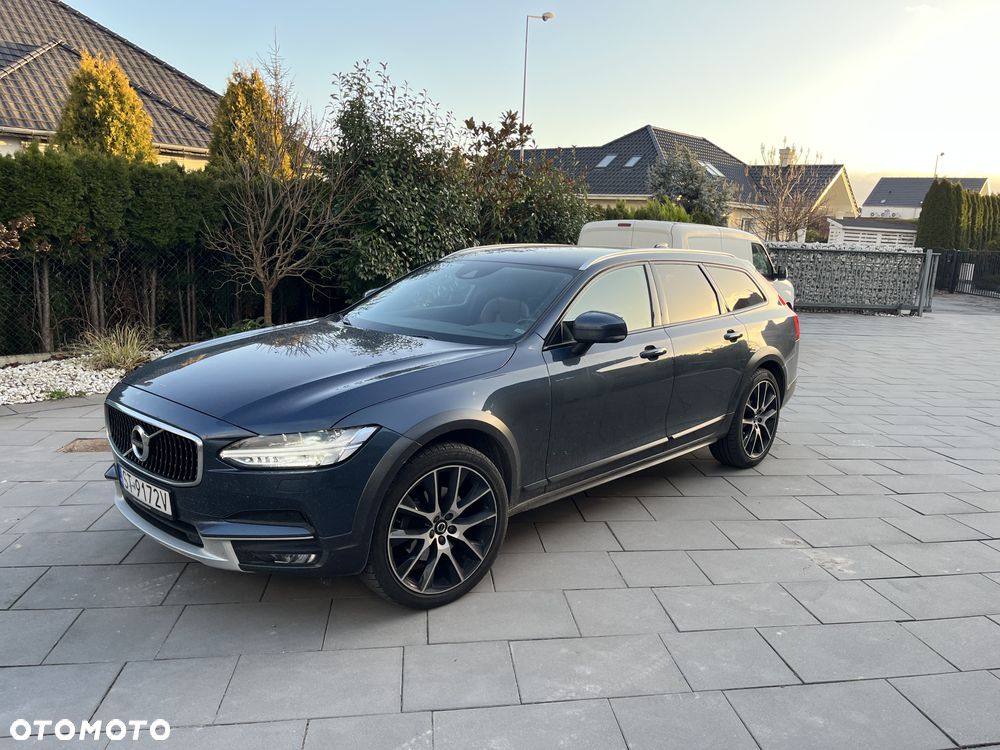 Volvo V90 Cross Country - 1