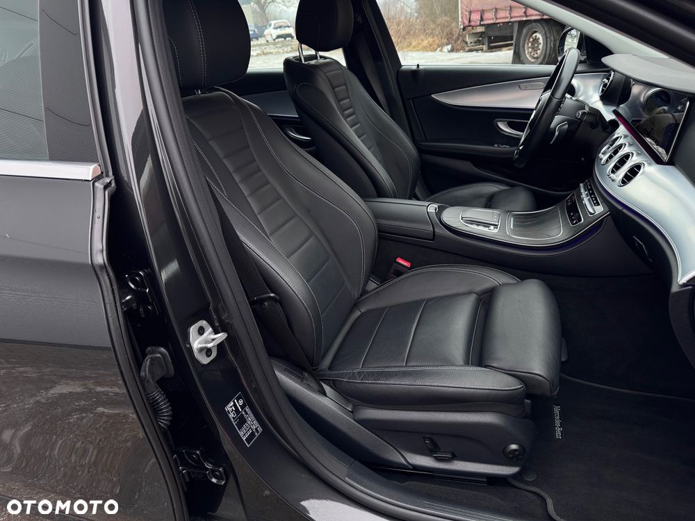 Mercedes-Benz Klasa E 200 9G-TRONIC Exclusive - 24