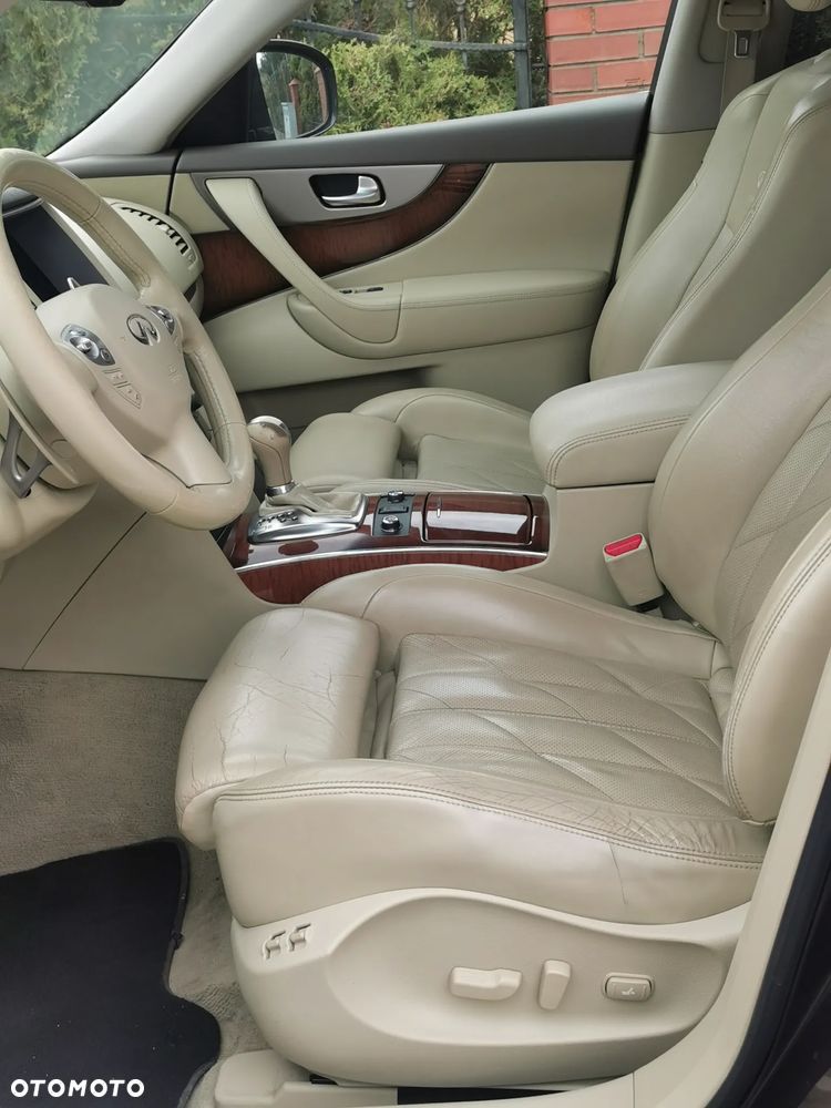 Infiniti FX FX30d S - 10