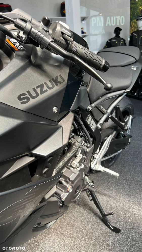 Suzuki GSX-R - 10