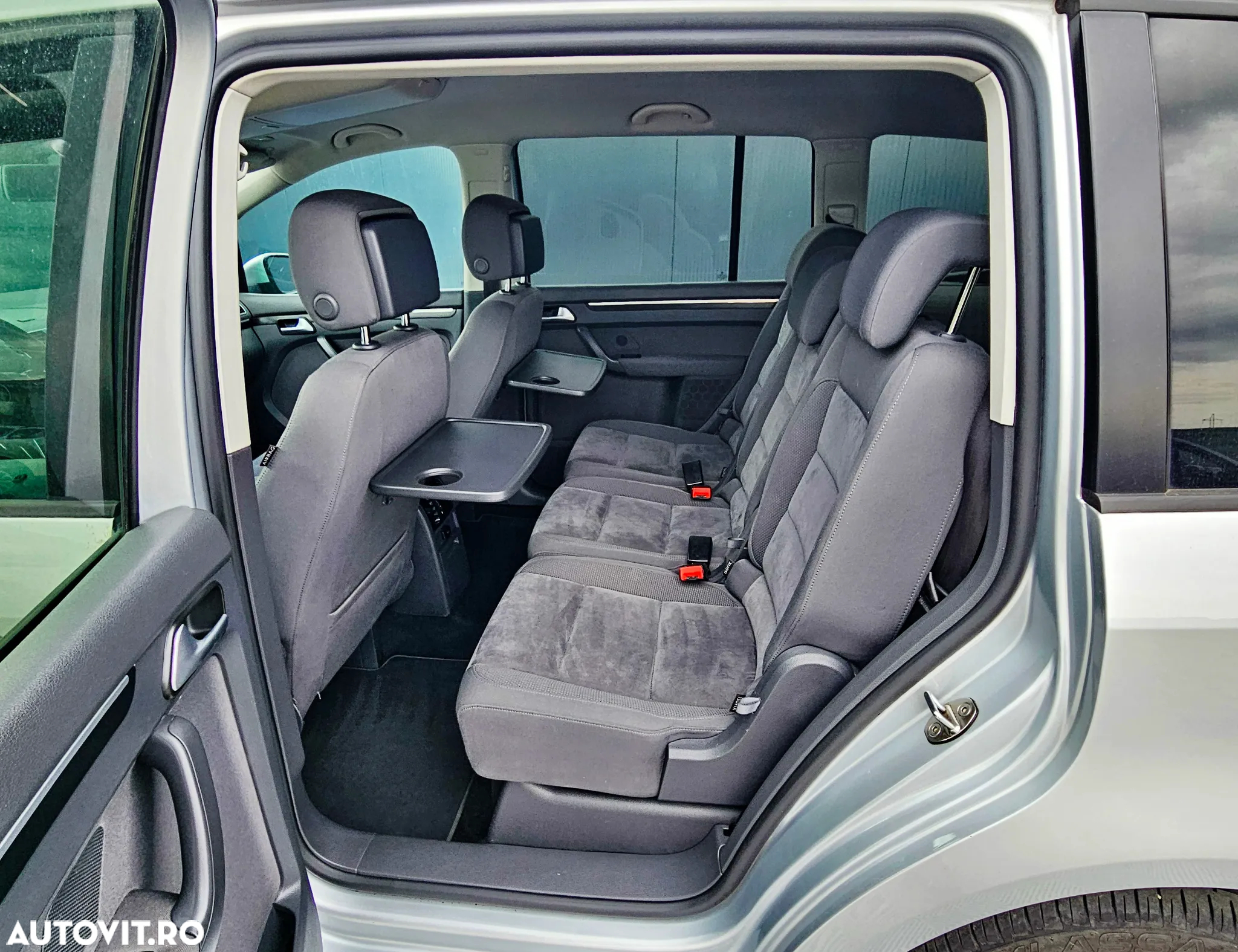 Volkswagen Touran - 9
