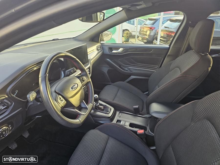 Ford Focus 1.0 EcoBoost MHEV ST-Line - 28