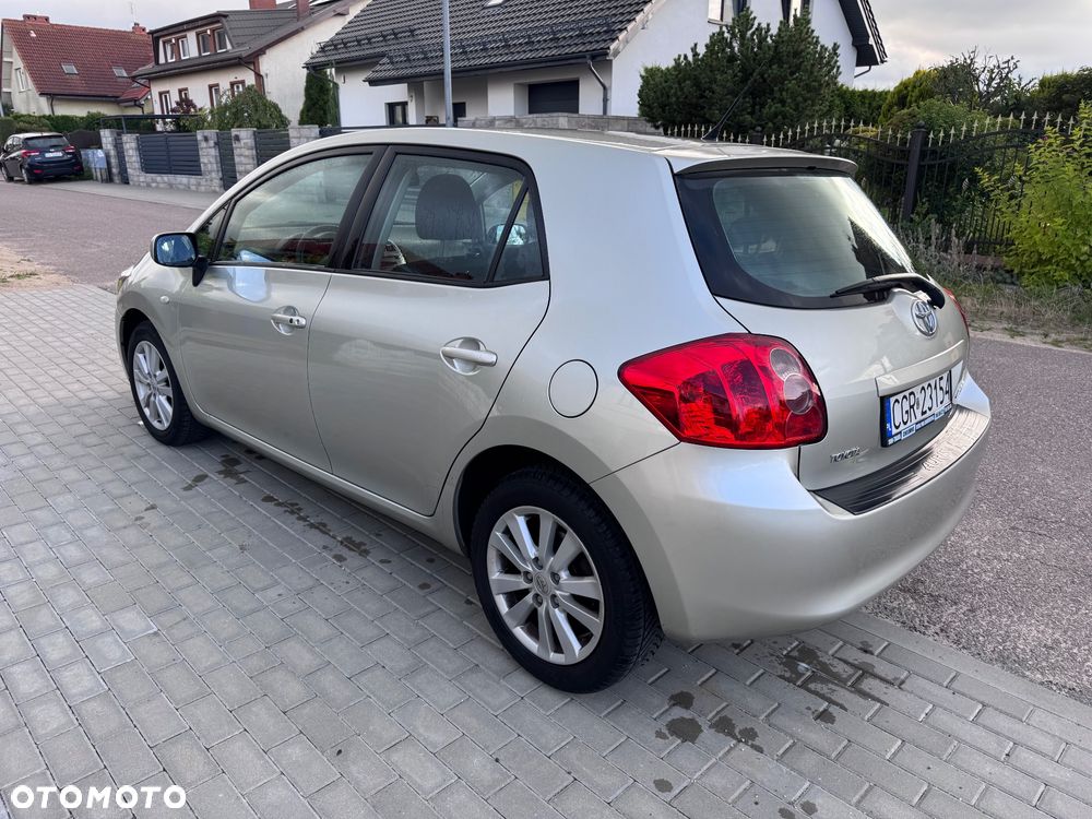Toyota Auris 1.6 Executive - 3