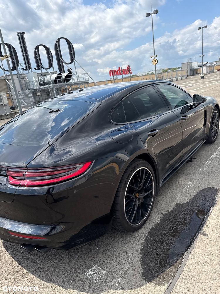 Porsche Panamera 4 - 19