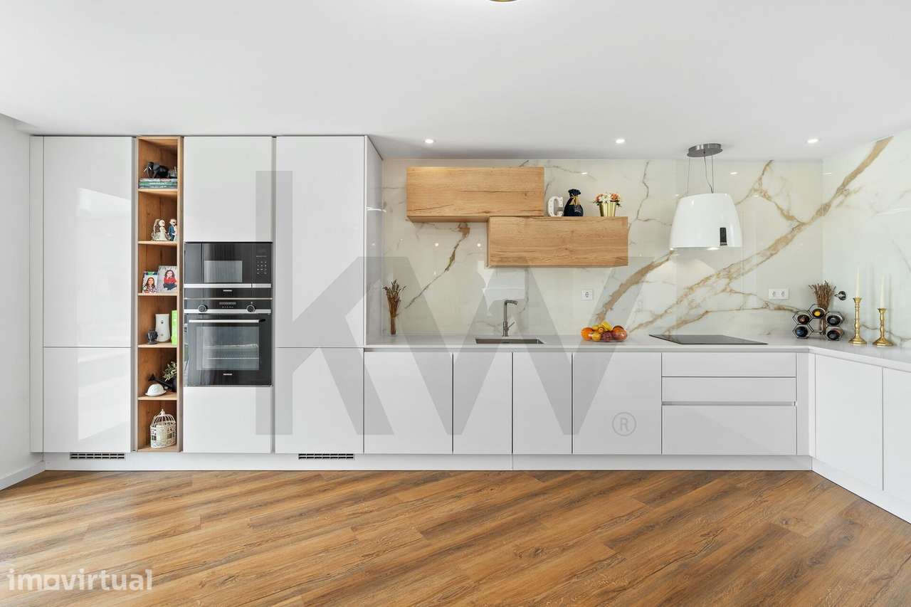 Moradia T4 com piscina, suite, espaço multiusos e vista aberta sobre o - Grande imagem: 3/25