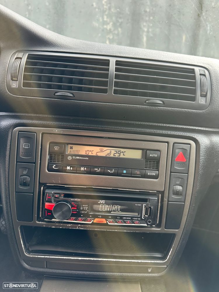 VW Passat Variant 1.9 TDi Confortline - 6