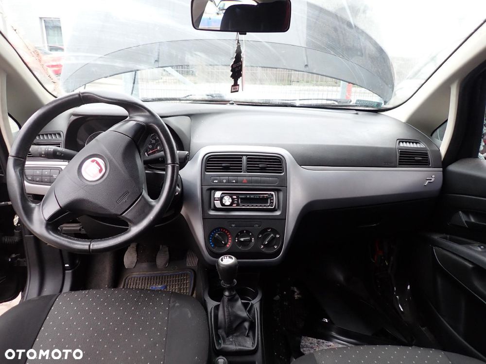 CZĘŚCI - Fiat Grande Punto 1,2 8V 65KM 199A4000 HB 5D lakier 876 2009r. INDEX - 9981 - 8