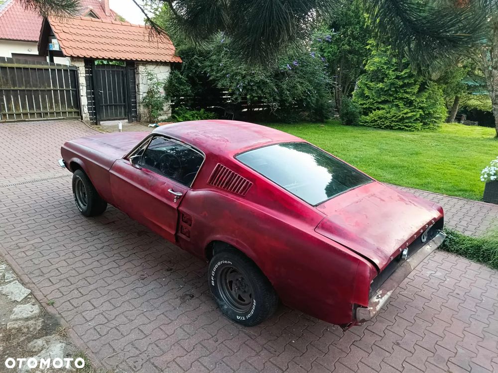 Ford Mustang - 10