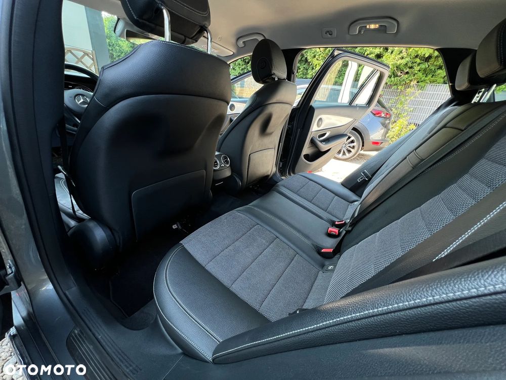 Mercedes-Benz Klasa E 220 d 9G-TRONIC - 20