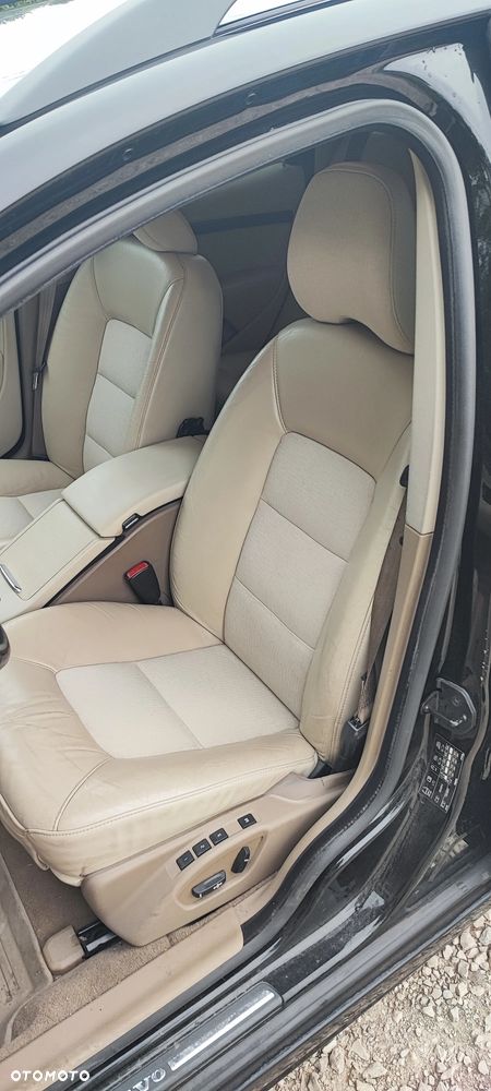 Volvo V70 2.0 Momentum - 32