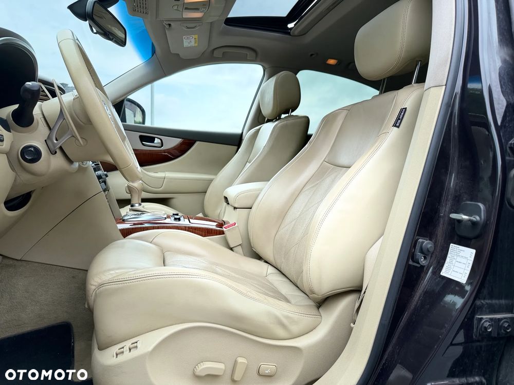 Infiniti QX70 3.0d S - 11