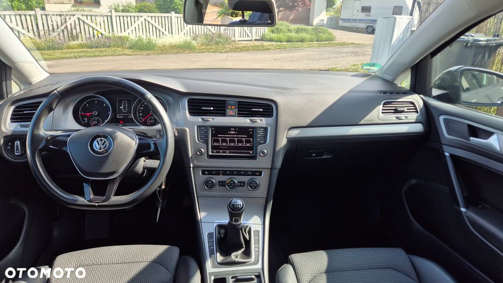 Volkswagen Golf - 23