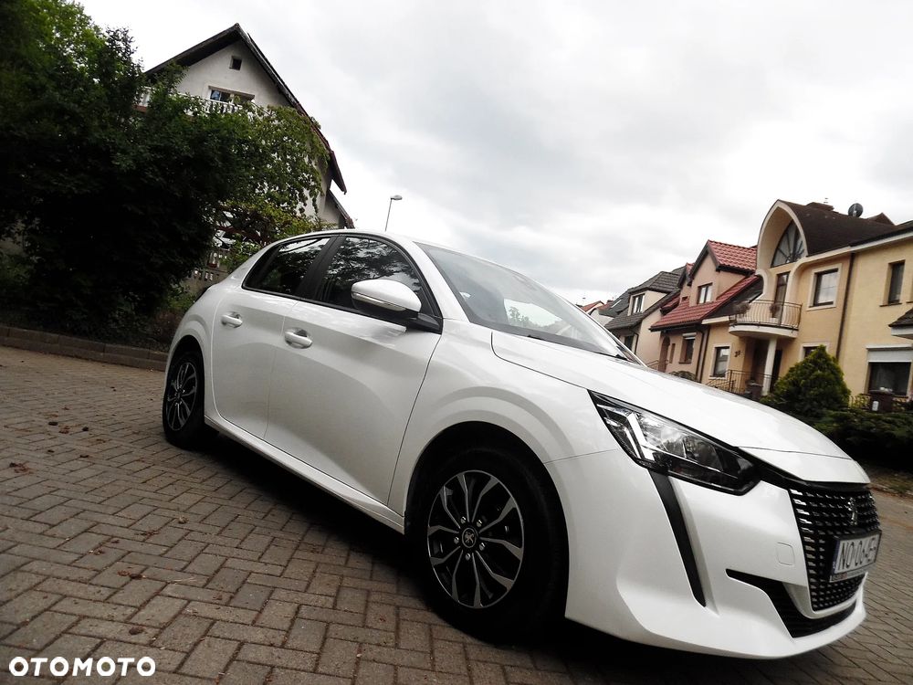 Peugeot 208 - 10