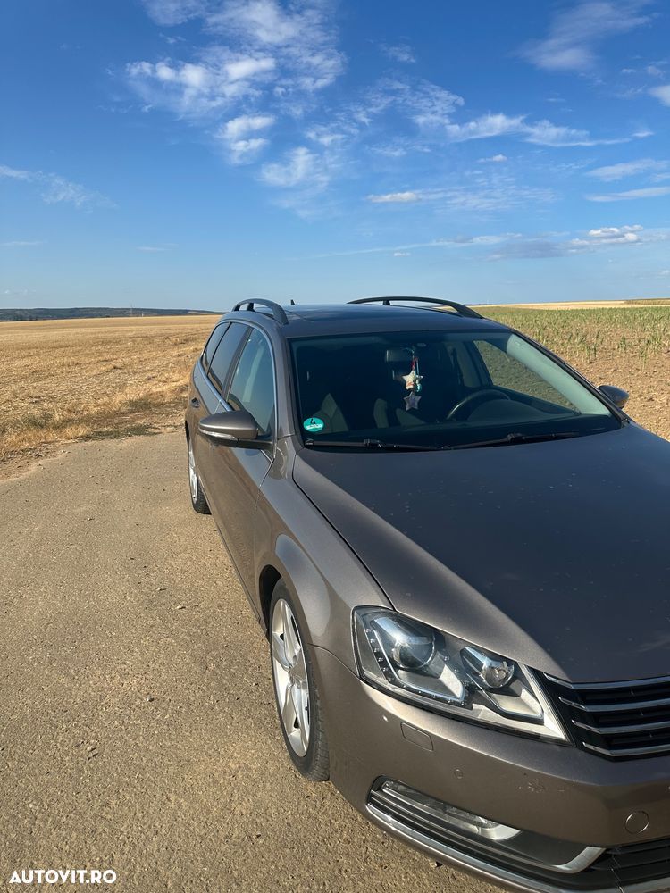 Volkswagen Passat 2.0 TDI Blue TDI Highline - 16