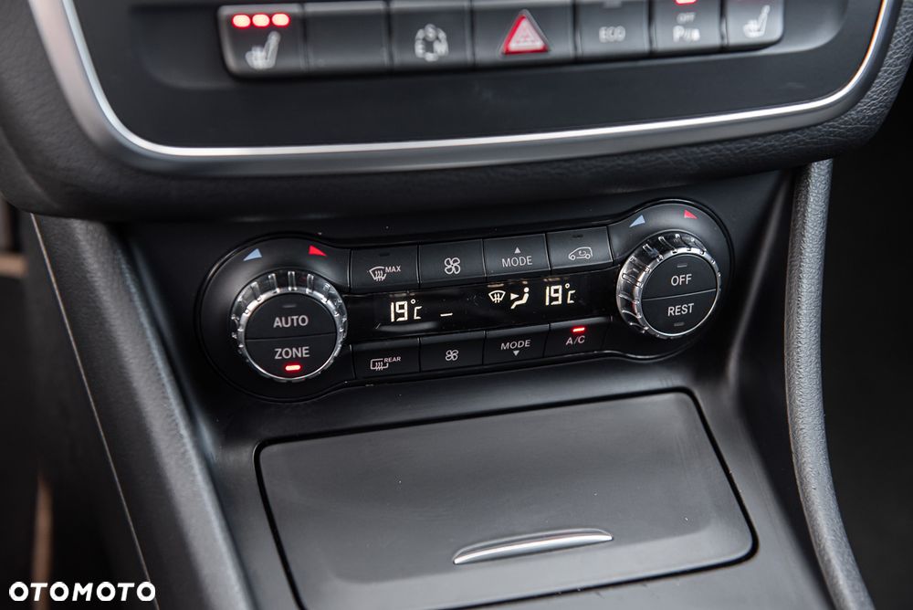 Mercedes-Benz CLA 250 7G-DCT StreetStyle - 30