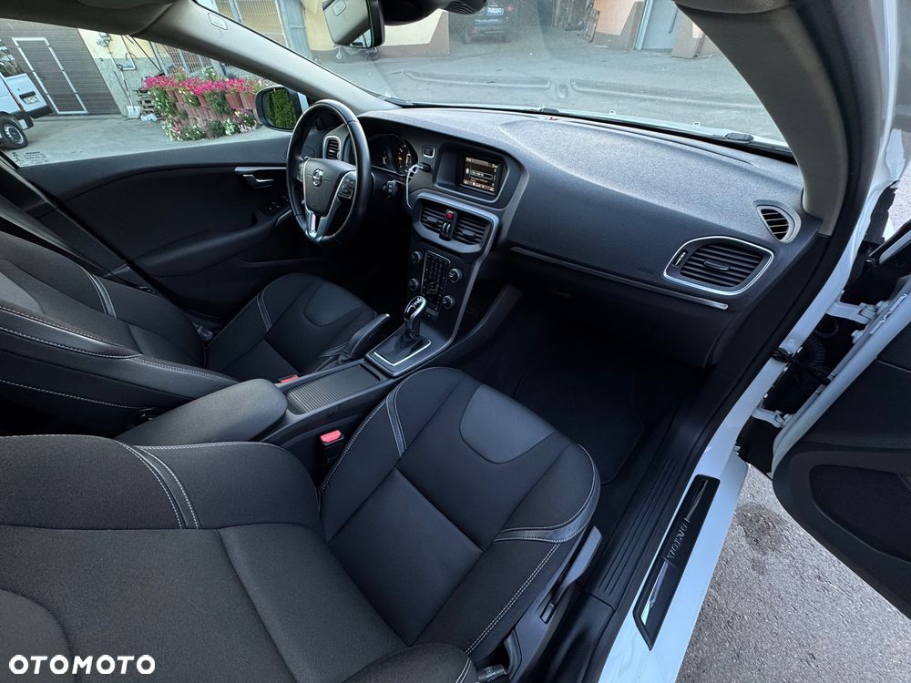 Volvo V40 T2 Geartronic Momentum - 28